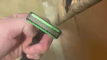 How to use Schick Xtreme 3 with different handles hack.